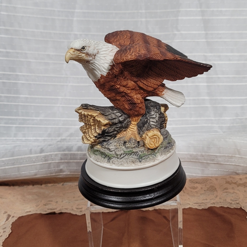 ROYAL HERITAGE American Birds in Flight Collection